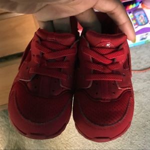 Red Nike Huaraches size 6 in Toddlers